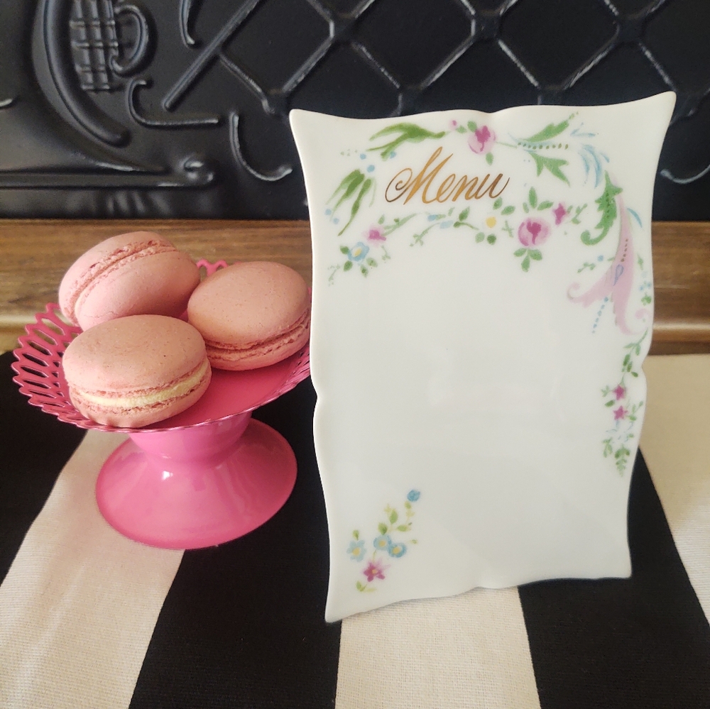 Floral 💐 Motif Menu•Board + Gilded Script~`•